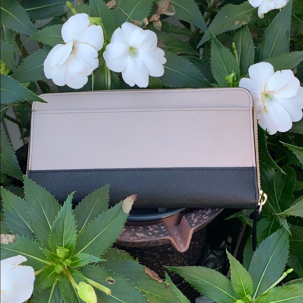 Kate Spade Wallet - Picture 3 of 3